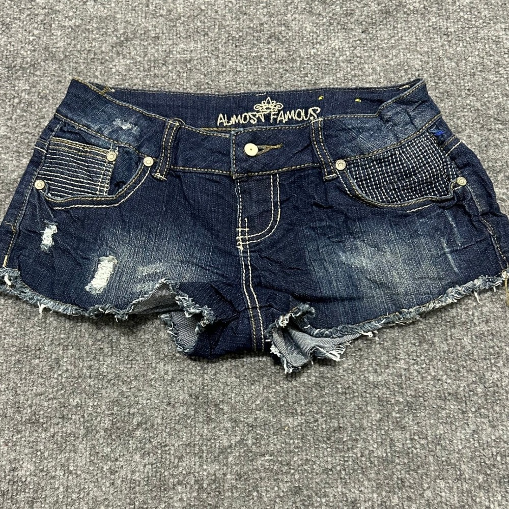 Almost Famous Shorts Womens Size 3 Dark Distressed Frayed Hem Denim Low Rise